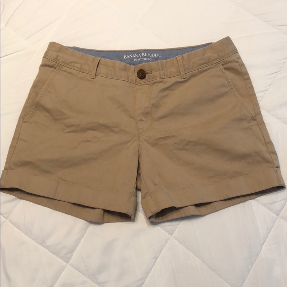 Banana Republic City Chino shorts, size 6